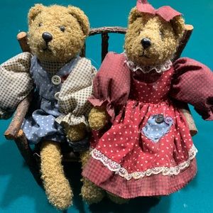 Bears on wooden bench